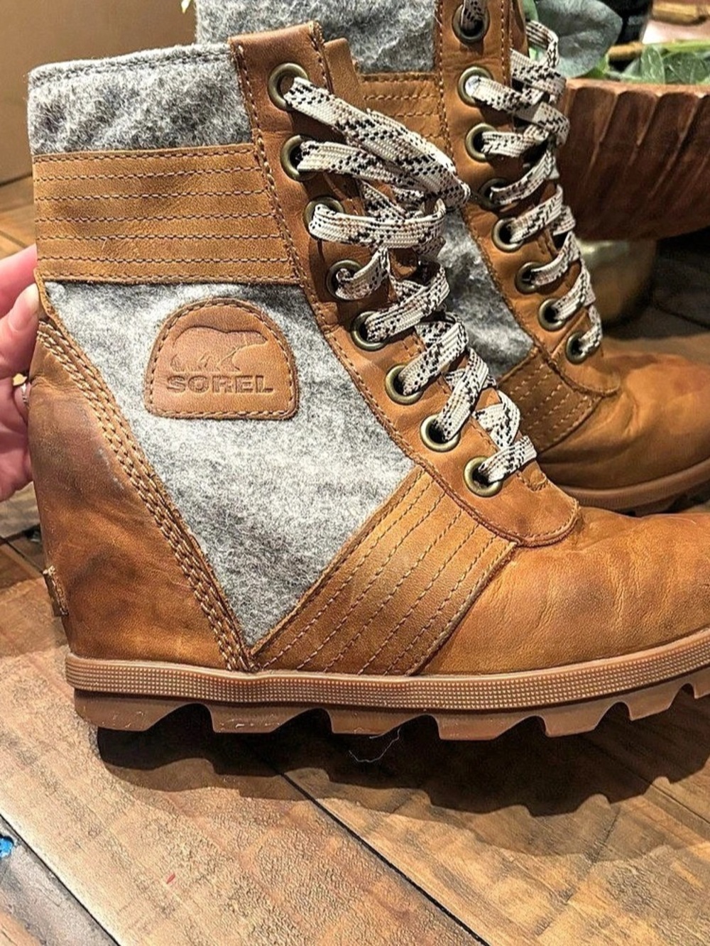 SOREL Joan of Arctic Wedge Mid Brown & Gray Winter Boots
